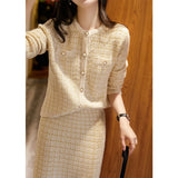 Fongt And Autumn 2025 New Light Social Atmosphere Human Walking Small Fragrance Imitation Wool Wool Wool Knitted Soft Set
