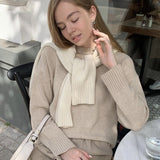Fongt Autumn And Winter New Hot Round-Neck Sweater Women's Card With Loose Knitting Top
