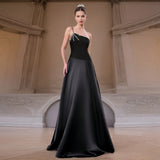 Fashion Temperament Dress Women 2025 Spring New One-Shoulder Design Set Diamond Advanced Feel Dress