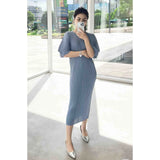 Fongt Folds 2025 New High-Grade Solid-Colored Round Collar Folded Dress Loose Fashion Comfortable Casual Dress