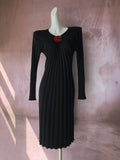 Fongt New Hand Hook Stereo Rose Knit Sweater Female Autumn Temperament Shows Thin V Collar Black Bottom Sweater-Outfit
