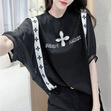 Four Leaf Clover Printed Letter T-shirt Korean Bright Line Decoration O-Neck Women's Clothing Summer Casual Pullovers-Outfit