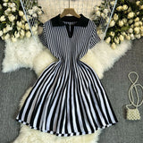 Fongt Retro-Necked Short-Sleeved Striped Knitted Dress Female Waist Temperament Thin A-Word Dress