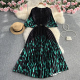 Fongt Ripe Wind Retro Temperament Three House Wrinkled A-Word Pleated Waist Show Thin Print Sleeve Round Collar To Receive Five Points Dress Female-Outfit