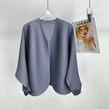 Fongt Women's Short Coat Loose Large Size Women's Spring And Autumn New Bat Shirt Casual Wrinkles Outside The Open Shirt