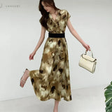 Fongt Light Luxury Retro Sleeveless V-Neck Print Dress Women's Summer Waists Thin Temperament Elegant Famous Dress