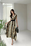 Fongt Light Luxury Retro Sleeveless V-Neck Print Dress Women's Summer Waists Thin Temperament Elegant Famous Dress