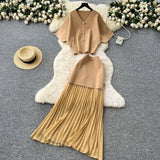 Fongt Two-Piece Skirt 2025 Summer High-End Short-Sleeved Knitted Top High-Waisted Splicing 100-Folded Skirt