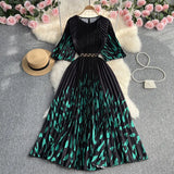 Fongt Ripe Wind Retro Temperament Three House Wrinkled A-Word Pleated Waist Show Thin Print Sleeve Round Collar To Receive Five Points Dress Female-Outfit