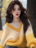 Fongt V-Neck Gradient Knitted Jersey Woman 2025 New European Top Temperament Loose Soft Sweater