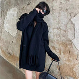 Fongt Send Scarf 2024 Autumn / Winter New Design Sense Loose V-Neck Solid Color Pullover Sweater Top-Outfit