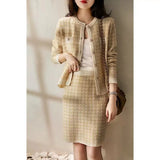 Fongt And Autumn 2025 New Light Social Atmosphere Human Walking Small Fragrance Imitation Wool Wool Wool Knitted Soft Set